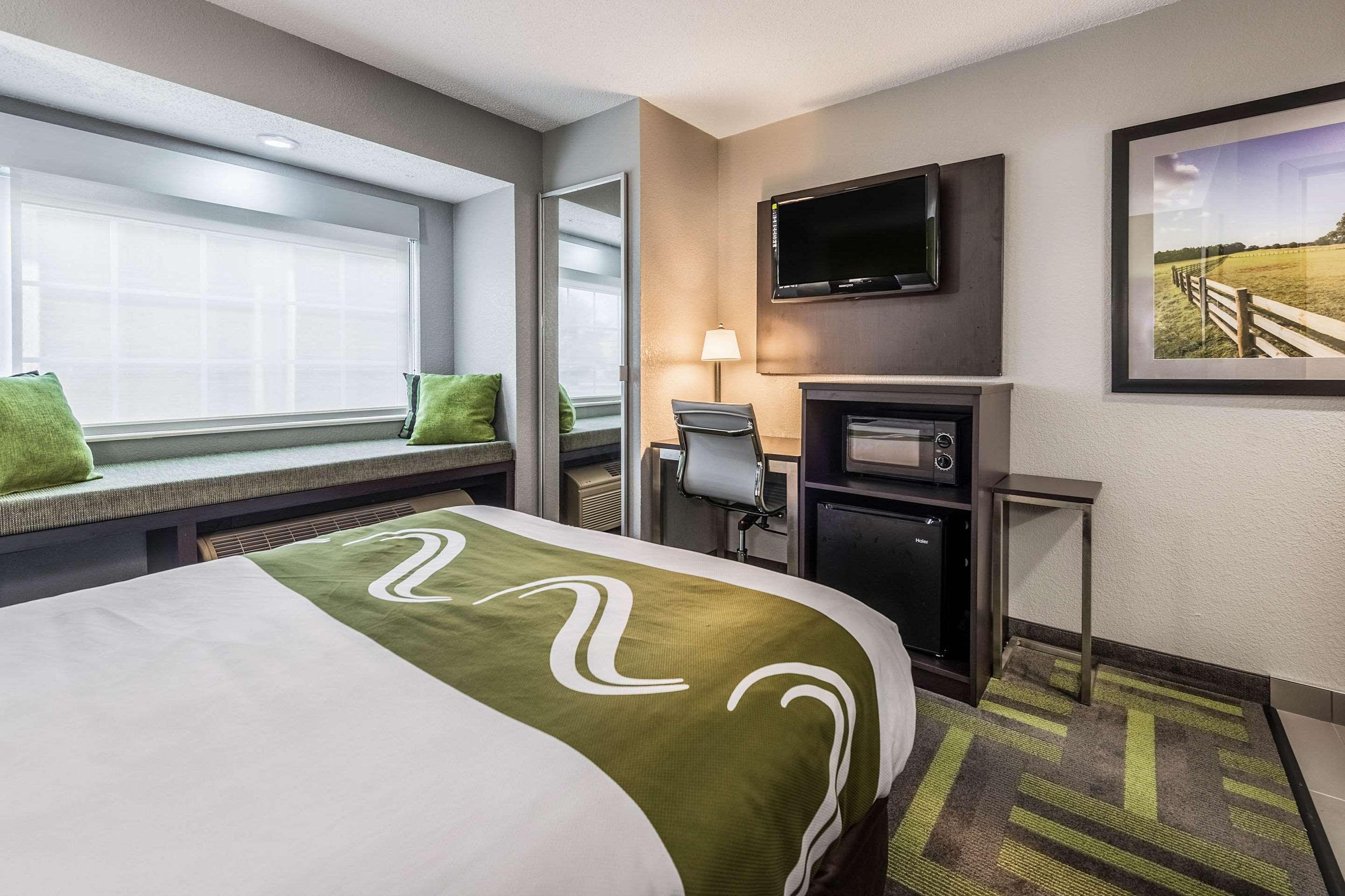 Quality Grove - Columbus South Hotel 3*