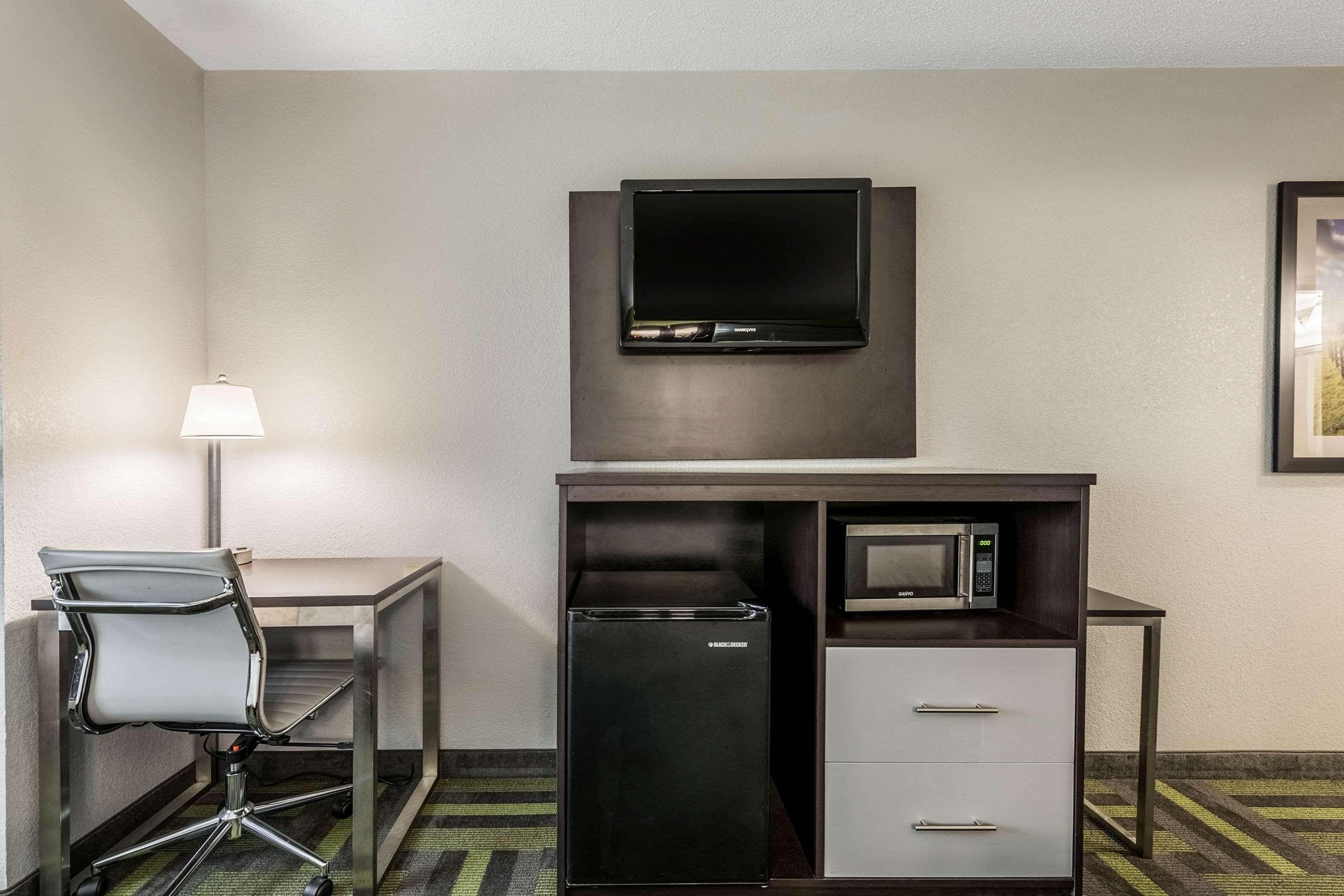 Quality Grove - Columbus South Hotel 3*