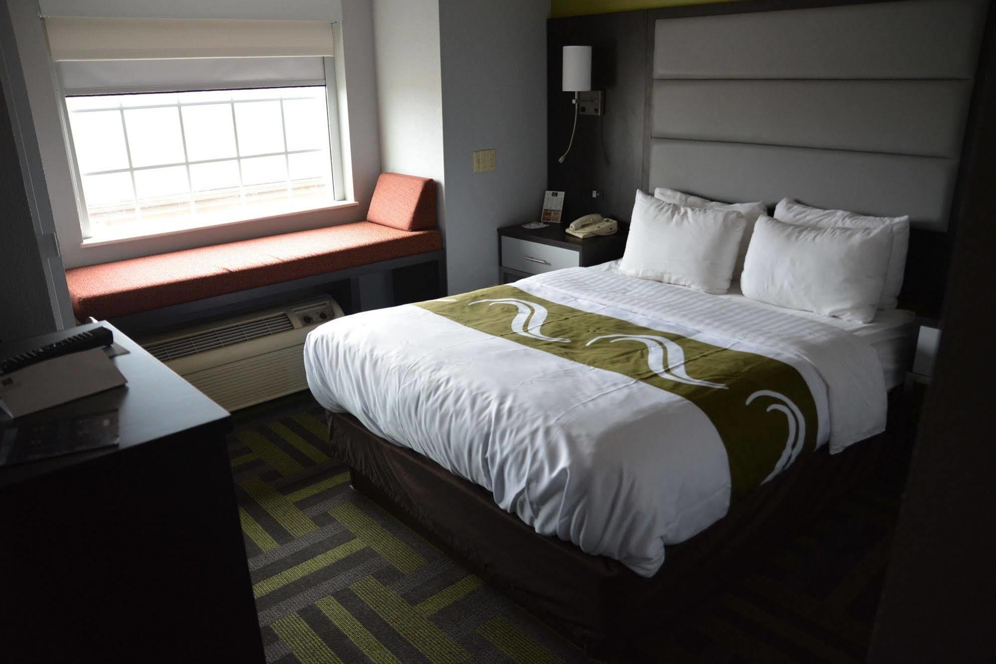 Quality Grove - Columbus South Hotel 3*
